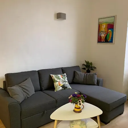 Cosy Vieil Apartment Antibes